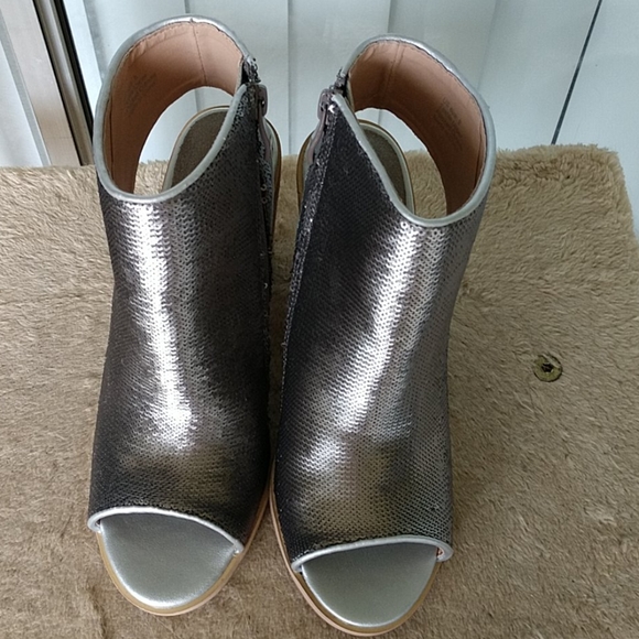 Silver Sequined Open Toe Bootie NWOT - Picture 2 of 12